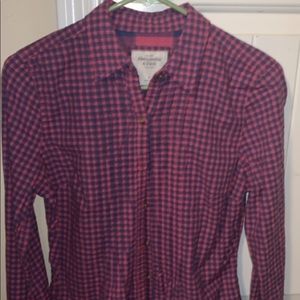 Women’s Abercrombie shirt